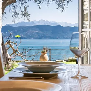  Villa Castello Italy
